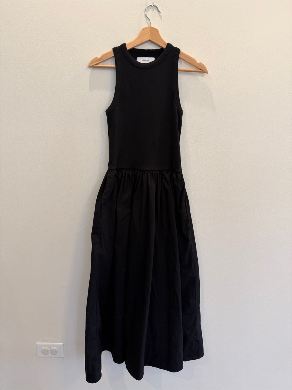 Soldout. NYC The RSVP Dress in Black Sleeveless Maxi Dress with Gathered Skirt - Picture 6 of 7
